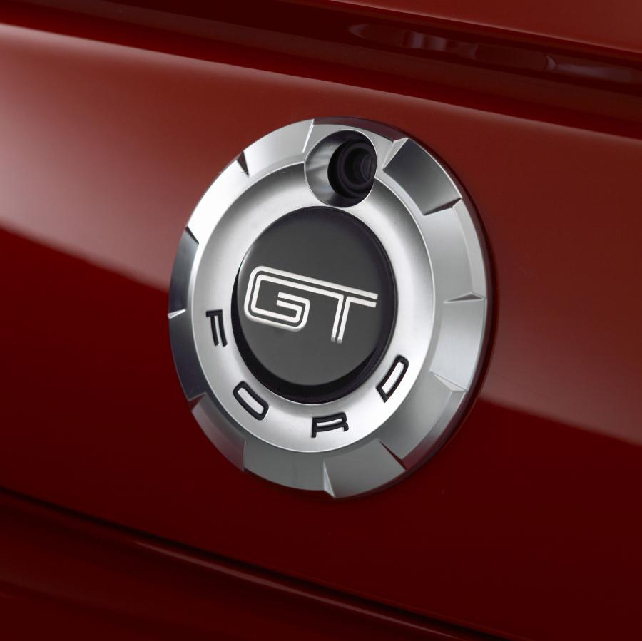  Ford Mustang GT 2005 года  (фото 130 из 209)